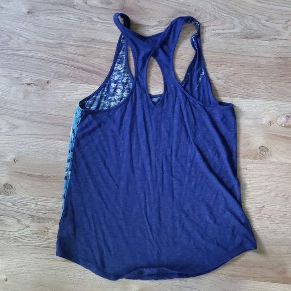 🌻GUC🌻Express feather print tank - Picture 3 of 4